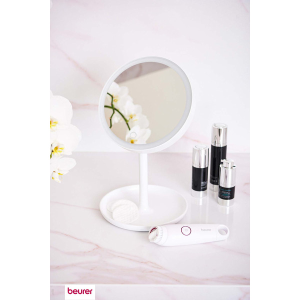 Косметическое зеркало Beurer BS 45