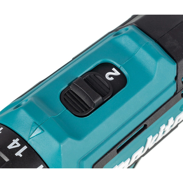 Аккумуляторная дрель-шуруповерт Makita DF333DWYE