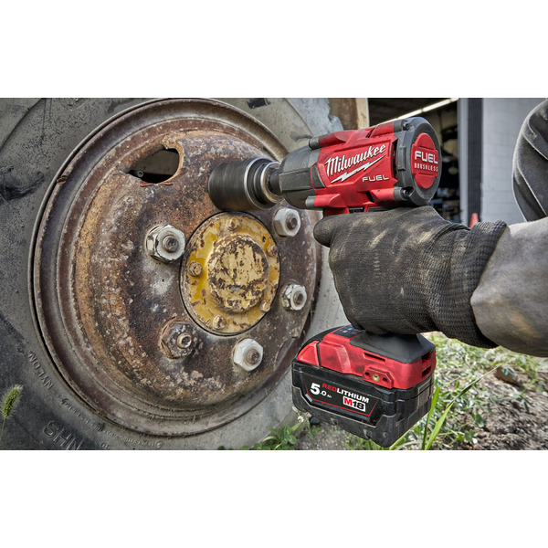 Гайковерт Milwaukee M18 FUEL M18FMTIW2F38-0X 4933479153 (без АКБ, кейс)