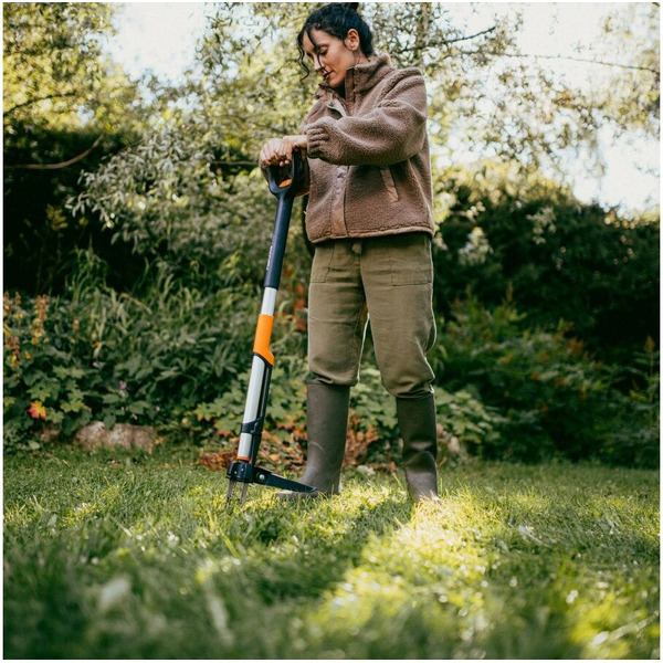 Корнеудалитель телескопический Fiskars 1080409
