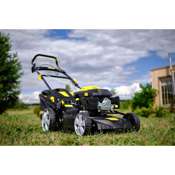 Газонокосилка бензиновая Champion LM4627