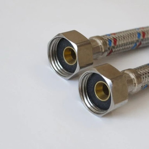 Подводка гибкая AV Engineering AVE21780