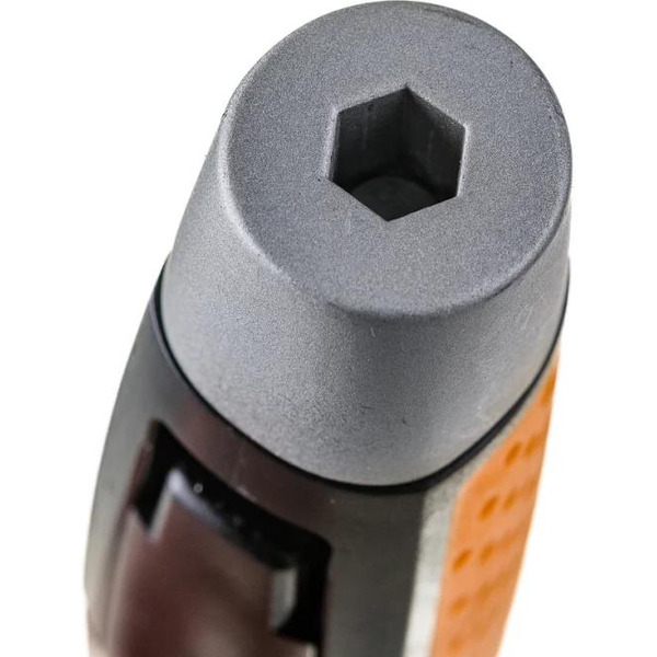 Малярный нож со сменным лезвием Fiskars CarbonMax 1027225