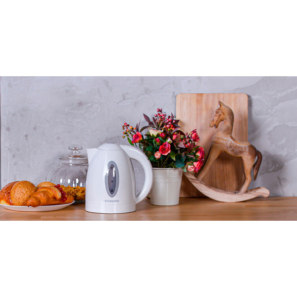 Электрический чайник StarWind SKP2211