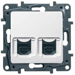 Розетка Legrand Etika 672252