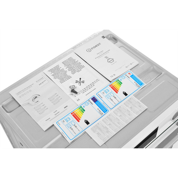 Духовой шкаф Indesit IFE 3644 J WH