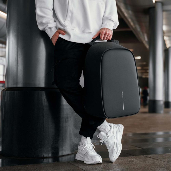 Рюкзак для ноутбука XD DESIGN Bobby Hero XL P705.711 (черный)