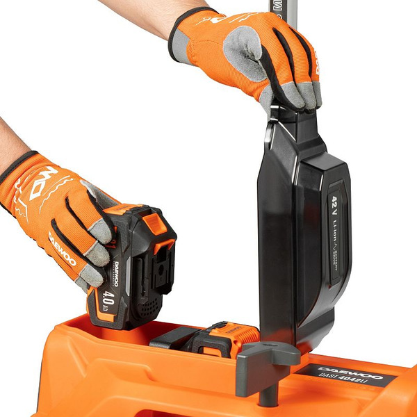 Снегоуборщик Daewoo Power DAST 4042Li SET