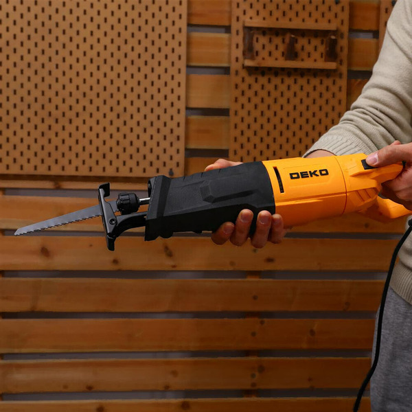 Сабельная пила DEKO DKRS1300 085-1075