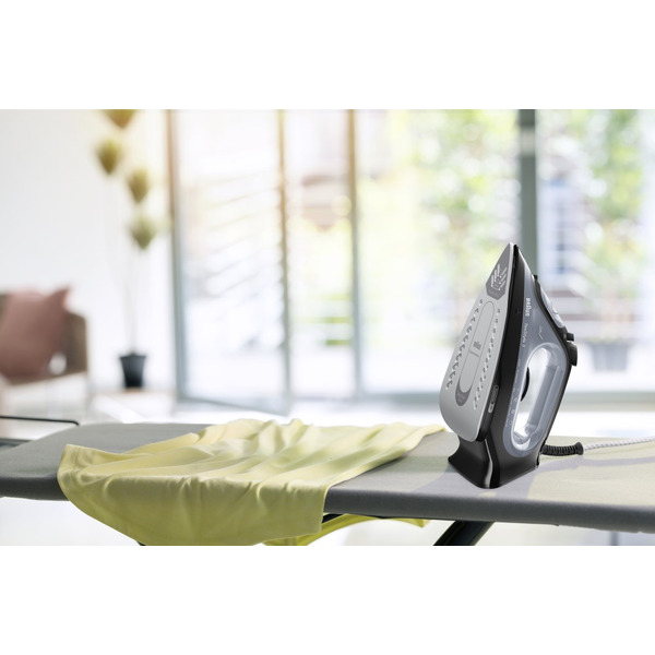 Утюг BRAUN SI3055BK