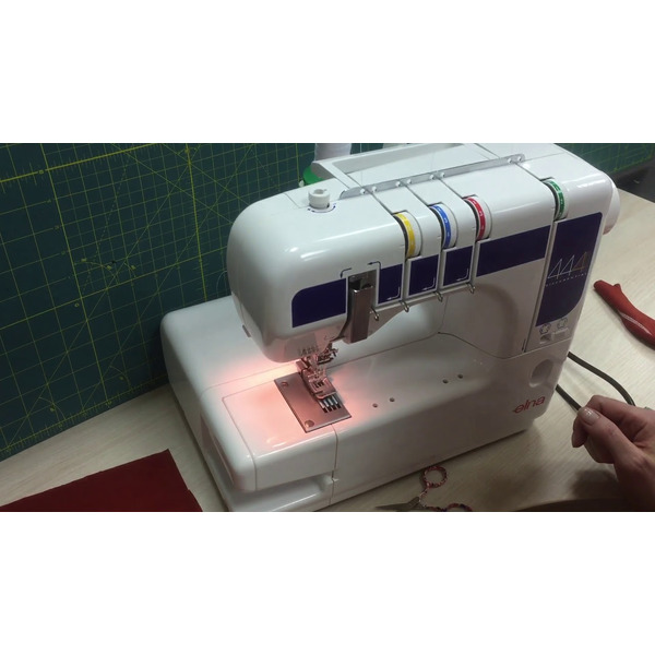 Швейная машина ELNA 444