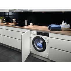 Стиральная машина Electrolux UltraCare 800 EW8F348SCI