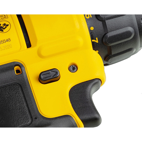 Дрель-шуруповерт DeWalt DCD771D2 (с 2-мя АКБ 2 Ah)