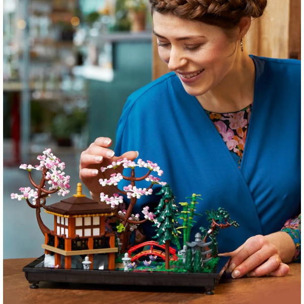 Конструктор LEGO Icons 10315 Тихий сад