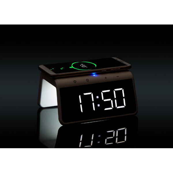 Часы-будильник с быстрой беспроводной зарядкой и ночником EVOLUTION QWC-102 (черный)