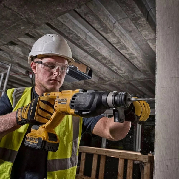Перфоратор DeWalt DCH133M1 (с 1-им АКБ, кейс)