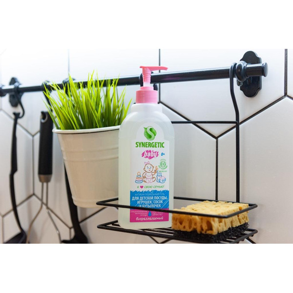 Средство для посуды, детских игрушек и бутылочек SYNERGETIC антибактериальное, гипоаллергенное, без запаха, 0,5л (103054)