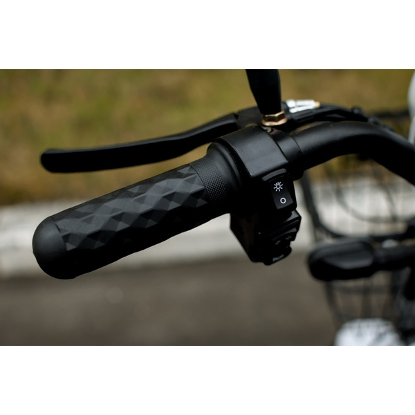 Электроскутер AVM Delta (белый)