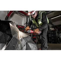 Угловая шлифмашина Milwaukee M18 ONEFSAG 125XPDB-502X Fuel 4933478435 (с 2-мя АКБ)