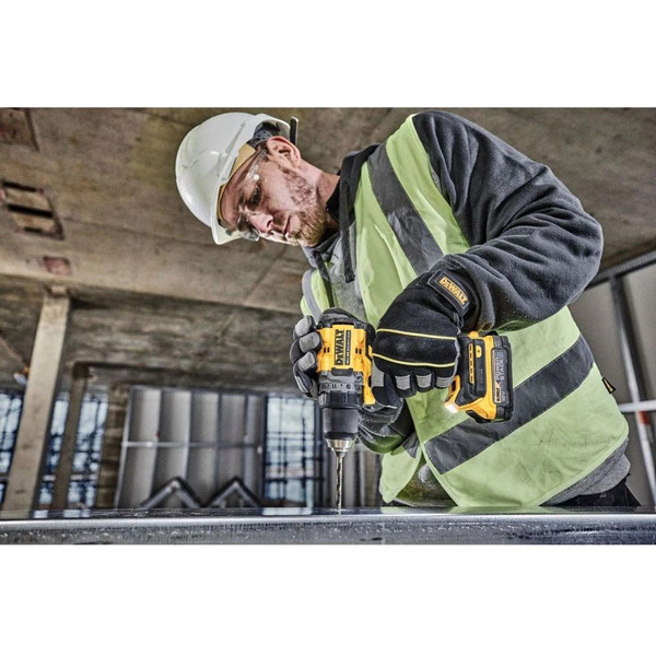 Дрель-шуруповерт DeWalt DCD800E1T (с 1-им АКБ 1.7 Ач, кейс)
