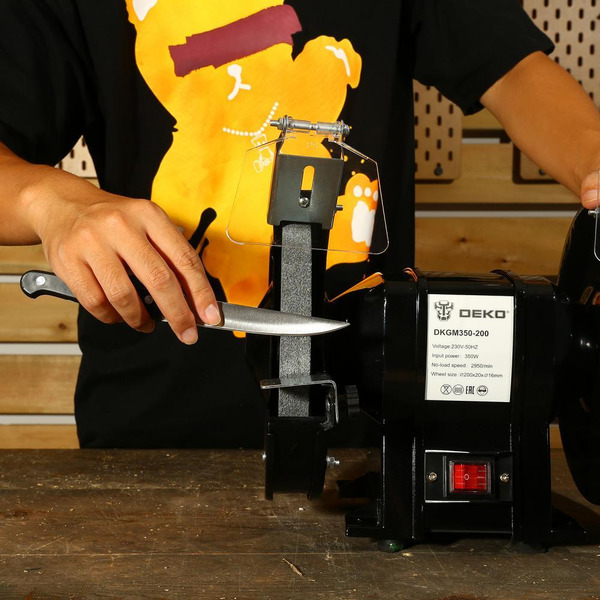 Точило Deko DKGM350-200 (063-4213)