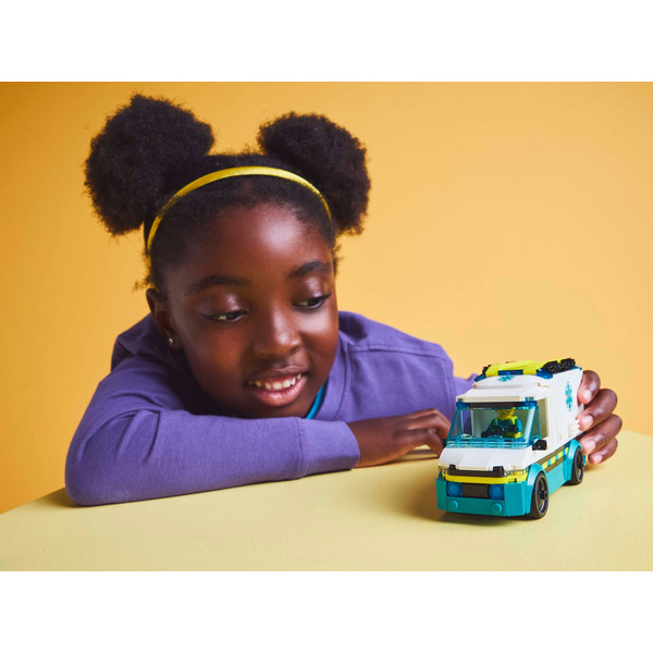 Конструктор LEGO City Скорая помощь 60451