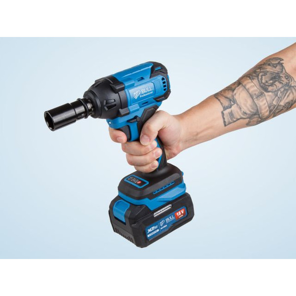 Аккумуляторный ударный гайковерт BULL SC 1804 Xcase (2х4 А*ч, з/у 4 А)