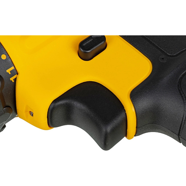 Дрель-шуруповерт DeWalt DCD771D2 (с 2-мя АКБ 2 Ah)