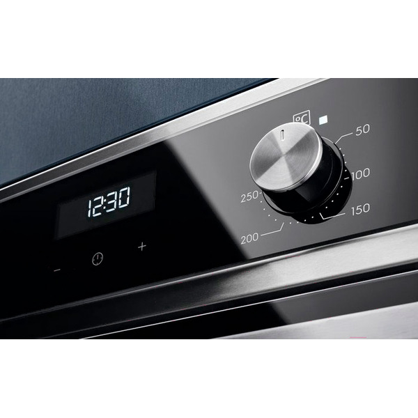 Духовой шкаф ELECTROLUX EOF5H50BX