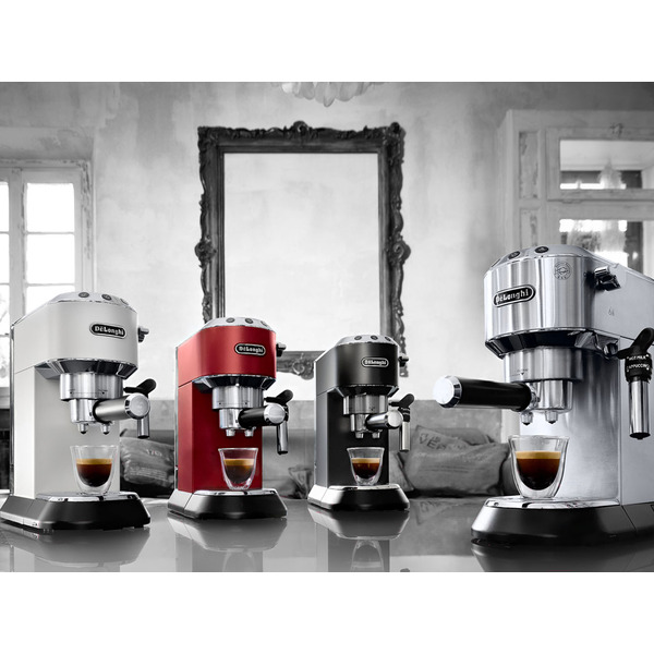 Кофеварка DeLonghi EC685.R