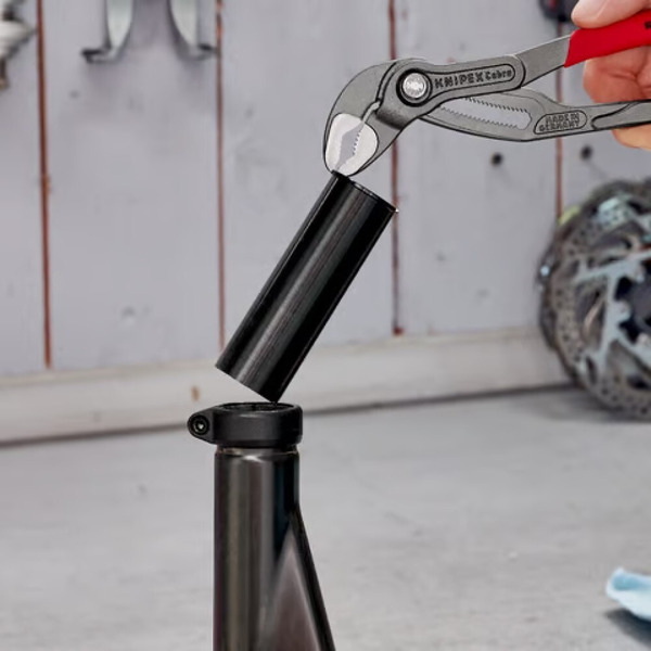 Клещи переставные Knipex Cobra® 87 01 250