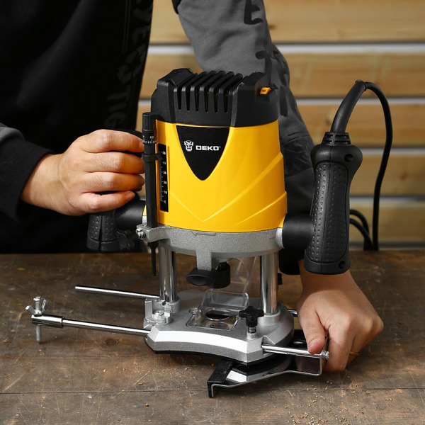 Фрезер Deko DKR1900 (063-4222)