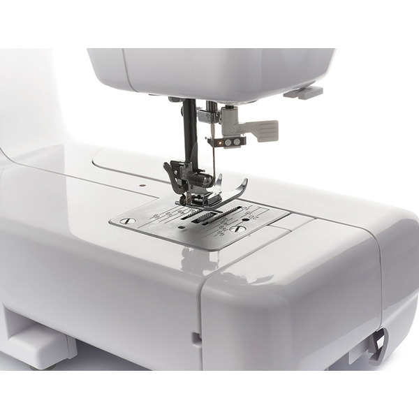 Швейная машина Chayka Чайка 425M