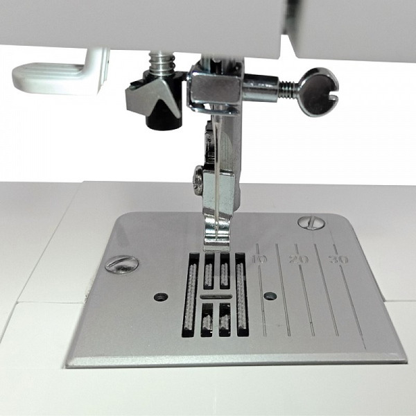 Швейная машина Leader Lavender