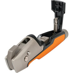 Малярный нож со сменным лезвием Fiskars CarbonMax 1027225