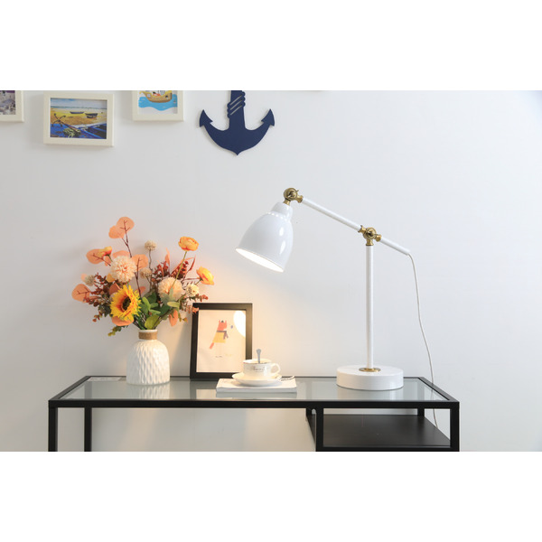 Светильник настольный ARTSTYLE HT-719W