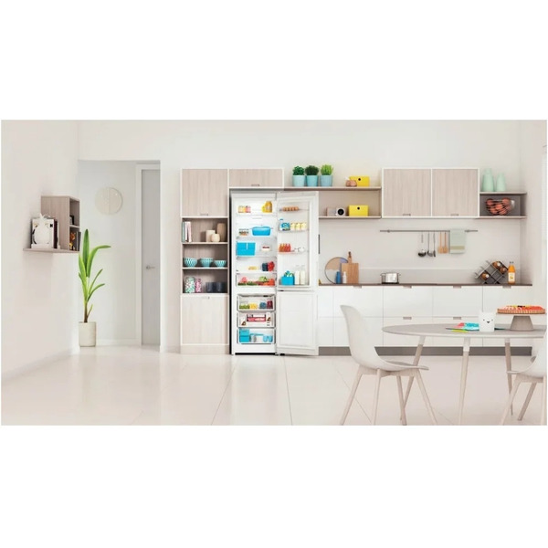 Холодильник Indesit ITR 5200 W