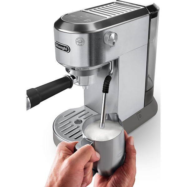 Кофеварка Delonghi EC890.M