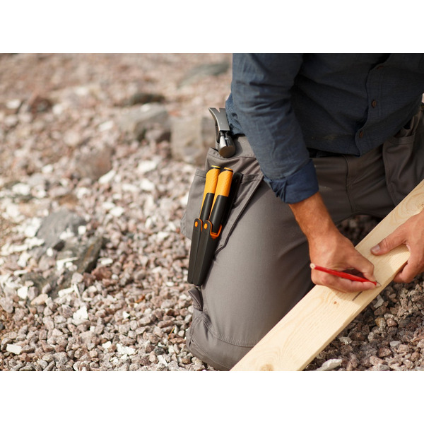 Нож бытового назначения с точилкой FISKARS (1023618)