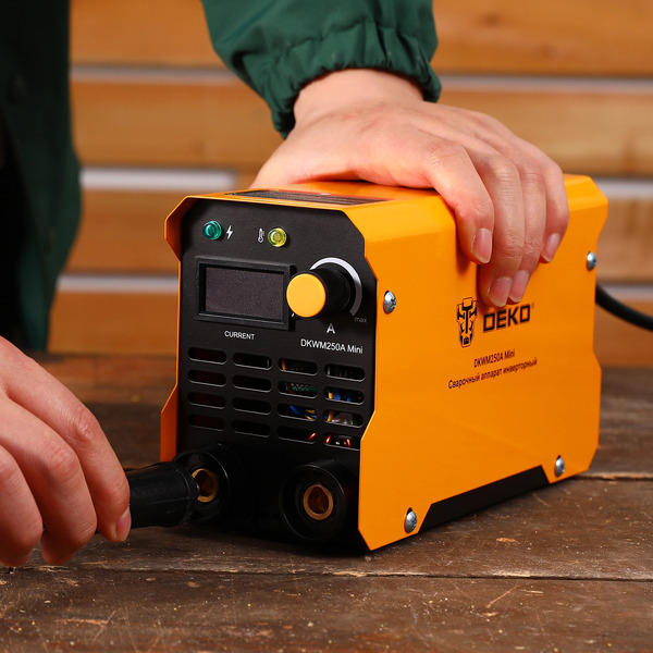 Сварочный инвертор Deko DKWM250A Mini 080-3000