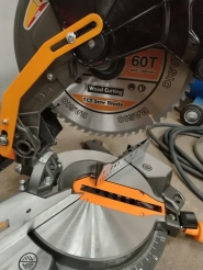 Торцовочная пила  INGCO BMS18007