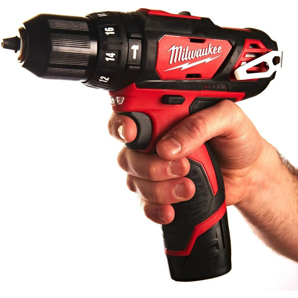 Дрель-шуруповерт Milwaukee M12 BPD-202C 4933441940 (с 2-мя АКБ, кейс)