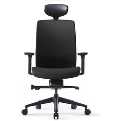 Офисное кресло Bestuhl J2 (черный, черная рама)