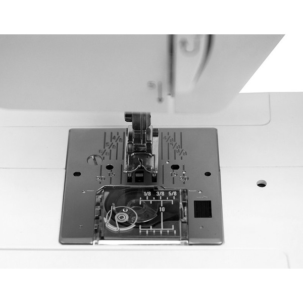 Швейная машина Janome Clio 320