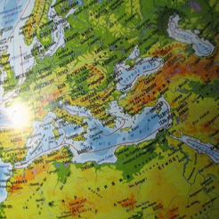 Глобус Globen Физико-политический с подсветкой на круглой подставке 13200264