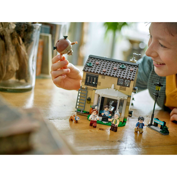 Конструктор LEGO Harry Potter 76451 Тисовая улица: Визит тети Мардж