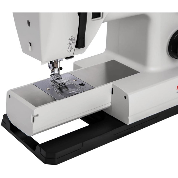 Швейная машина Necchi Q132A