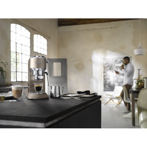 Кофеварка DeLonghi Dedica Arte EC885.BG