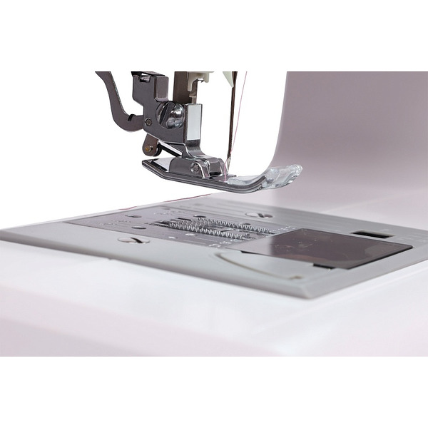 Швейная машина Leader Majestic 250E