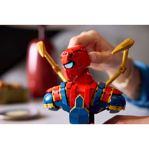 Конструктор Lego Marvel Super Heroes Бюст Железного Человека-Паука 76326